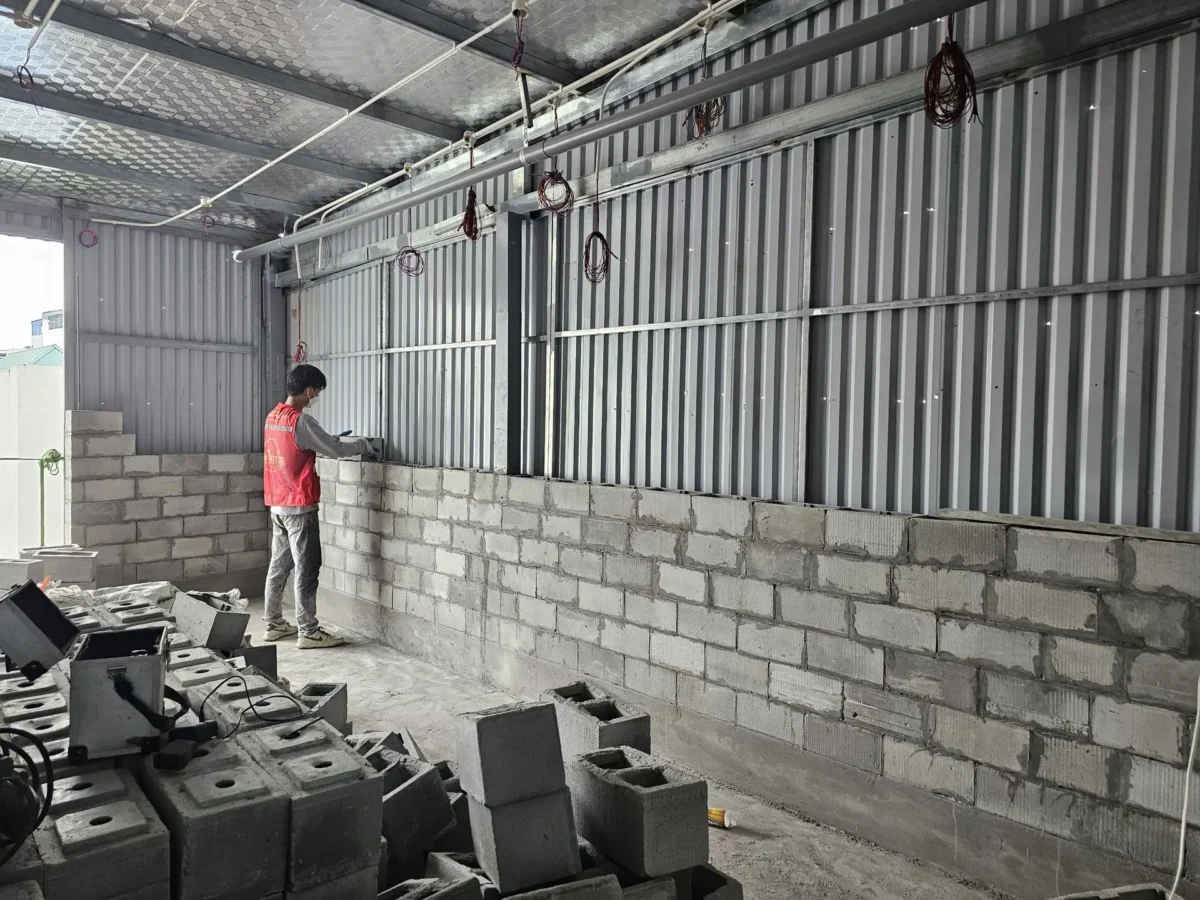 Từ Sân Thượng Thành Phòng Ngủ: Dự Án Cơi Nới Với Gạch V-Lite Tại Hà Nội